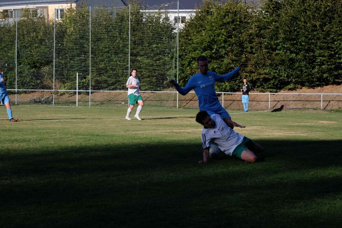Ein Spiel - zwei Meinungen: (Bericht FSV GW Blankenhain)