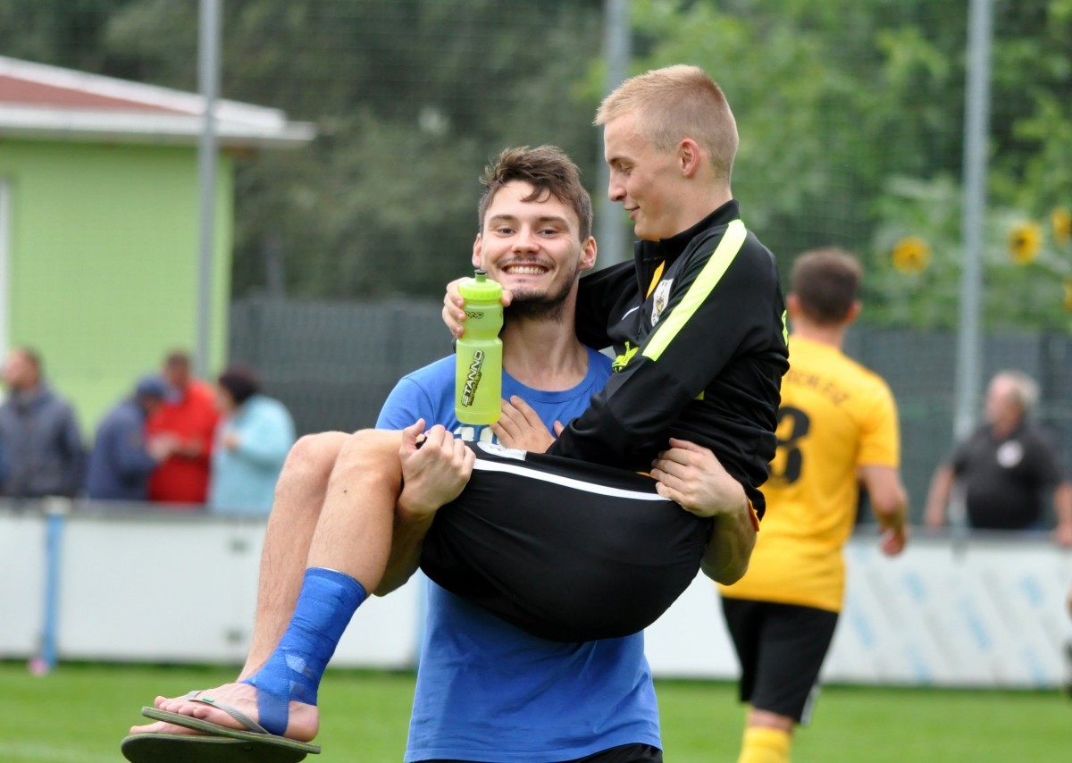 Nach sieben Monaten Zwangspause: Der Ball rollt wieder!