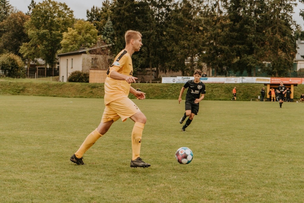 Zweite wieder obenauf: Derbysieg beschert Tabellenführung