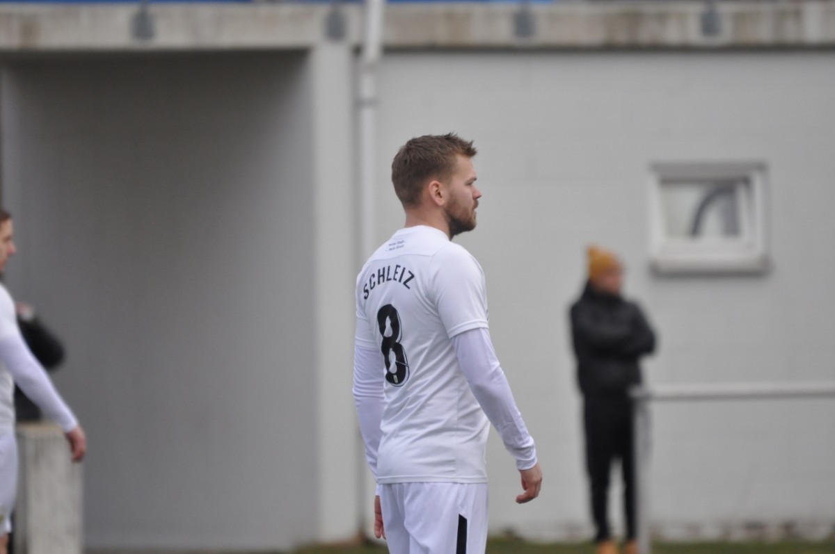 Pohl erlöst Schwarz-Gelb: FSV siegt zum Thüringenliga-Restart
