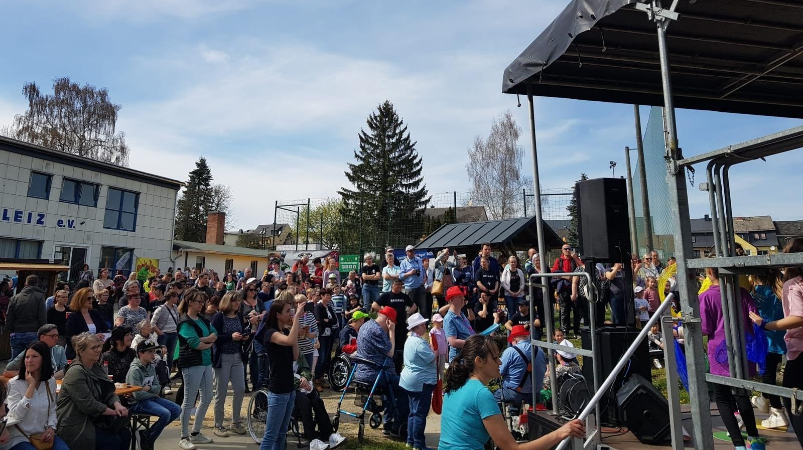 Tolles Wetter & viele Gäste: Eröffnung unseres inklusiven Spielplatzes