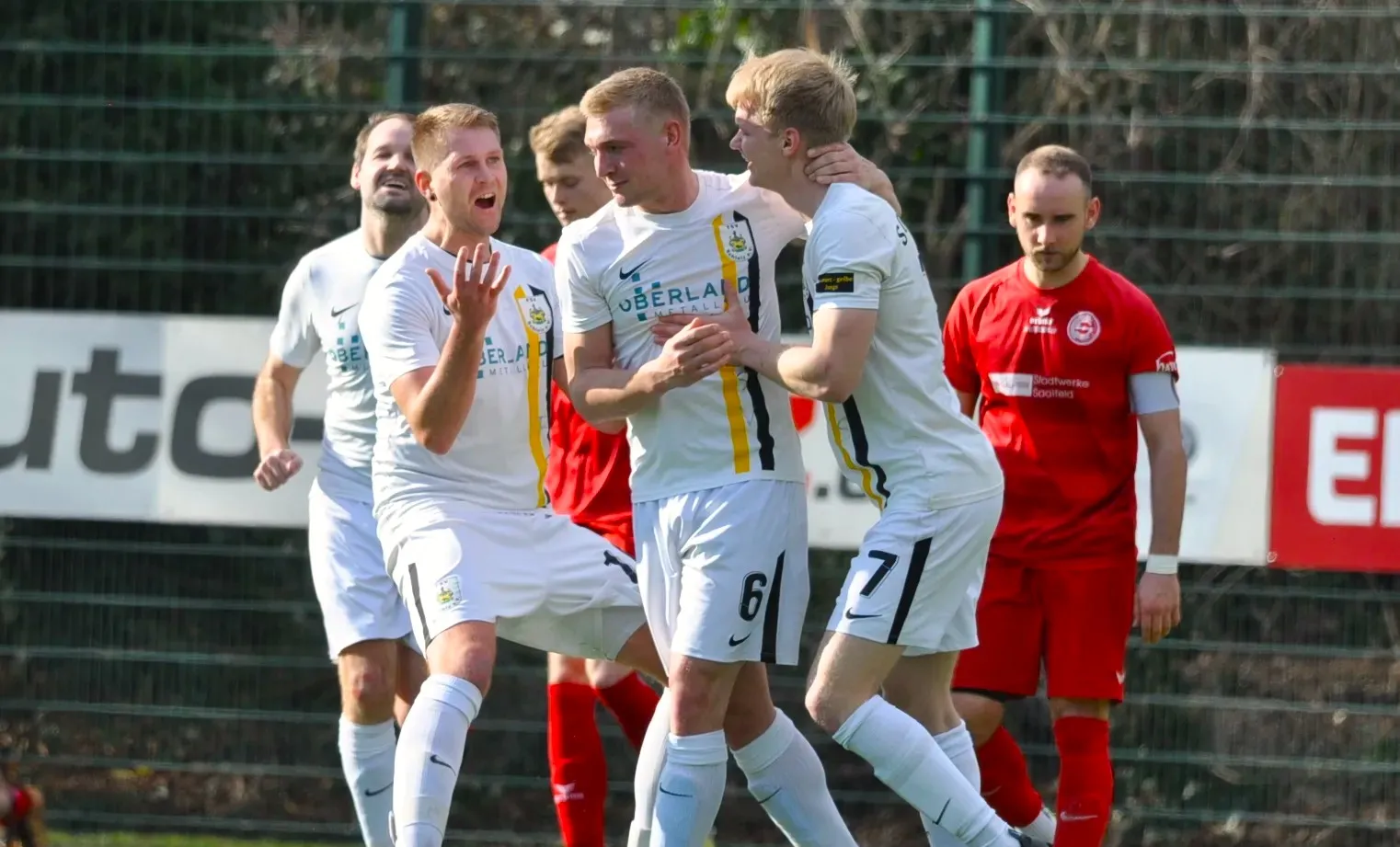 Showdown an den Saalewiesen: FSV Schleiz & FC Saalfeld auf Spur(en)suche