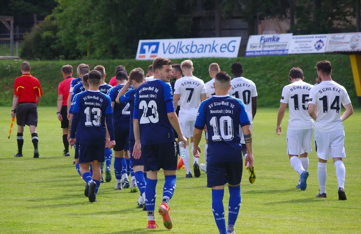 Das Derby leben in Schwarz & Gelb: Neustadt gastiert zum Nachbarschaftsduell