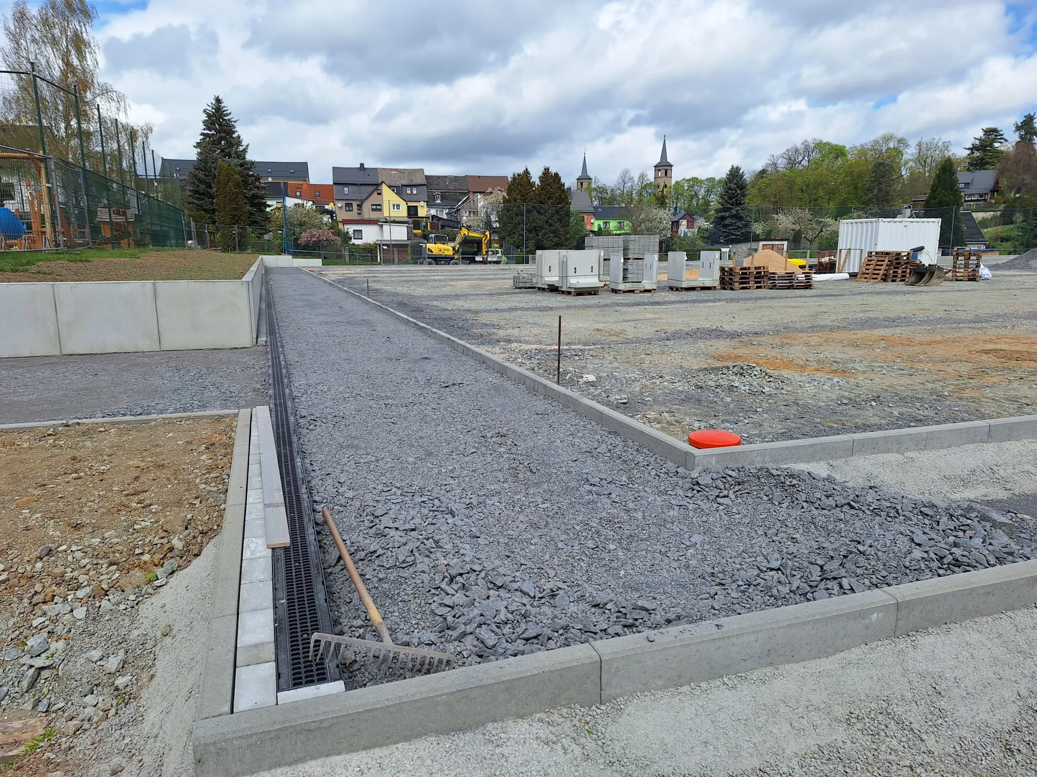 Update Kunstrasenplatz / Baumaßnahmen und wo Unterstützung benötigt wird