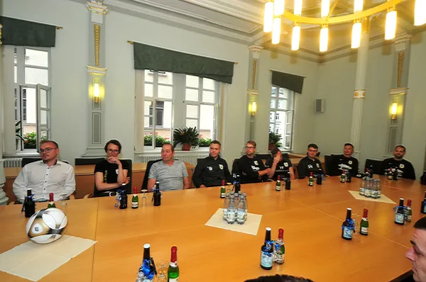 Bürgermeister empfängt FSV Schleiz im Rathaus