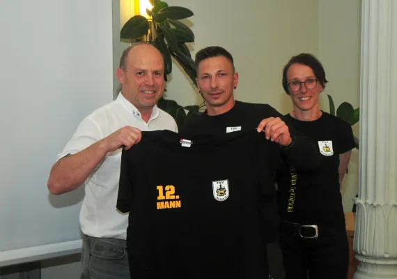 Bürgermeister empfängt FSV Schleiz im Rathaus
