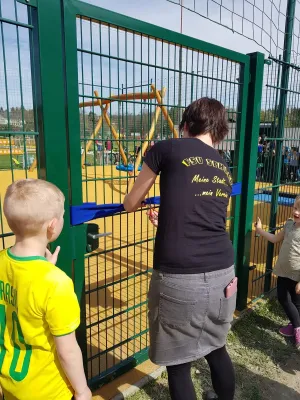 Spielplatz-Eröffnung (Stefanie Ost, Stefan Strauß)