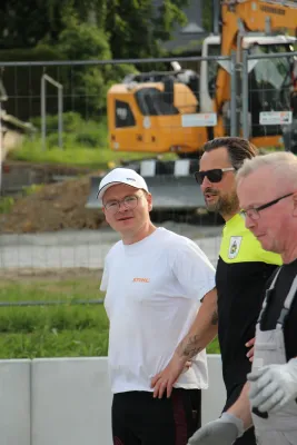 Kunstrasen-Arbeitseinsatz Mai 2024 (L. Broßmann)