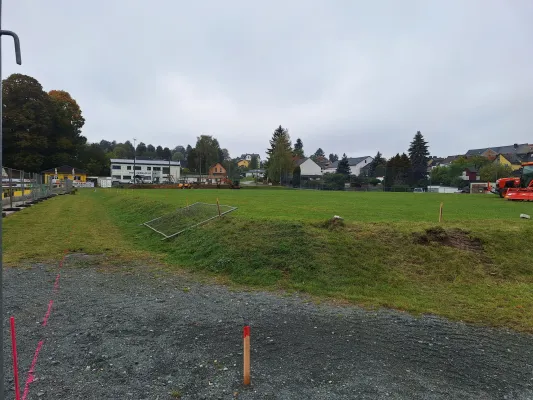 Bauphase Kunstrasen - Teil 1 (St. Strauß)