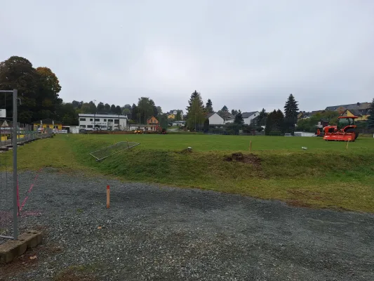 Bauphase Kunstrasen - Teil 1 (St. Strauß)
