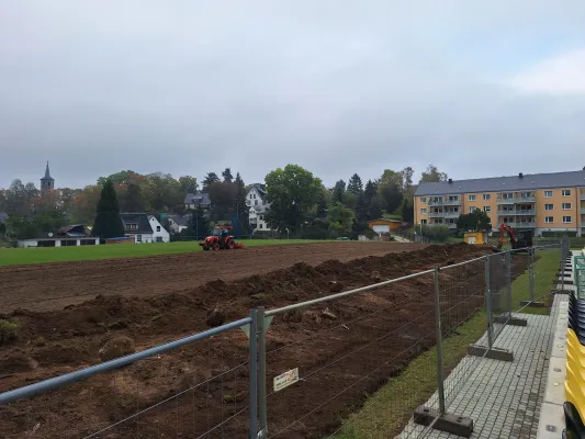 Bauphase Kunstrasen - Teil 1 (St. Strauß)