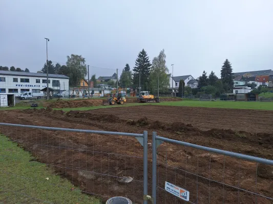 Bauphase Kunstrasen - Teil 1 (St. Strauß)