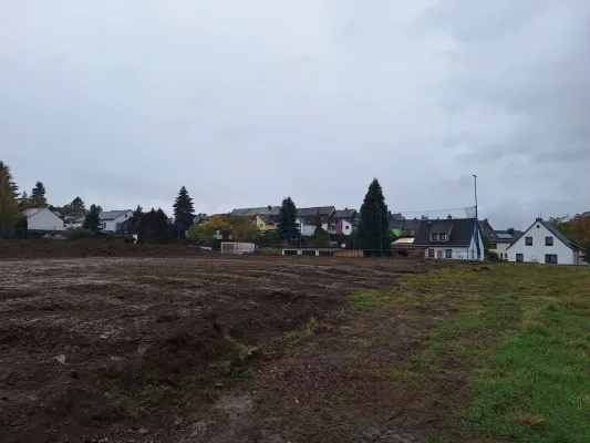 Bauphase Kunstrasen - Teil 1 (St. Strauß)