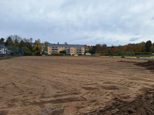 Bauphase Kunstrasen - Teil 1 (St. Strauß)