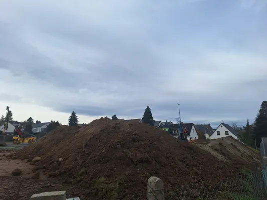 Bauphase Kunstrasen - Teil 1 (St. Strauß)