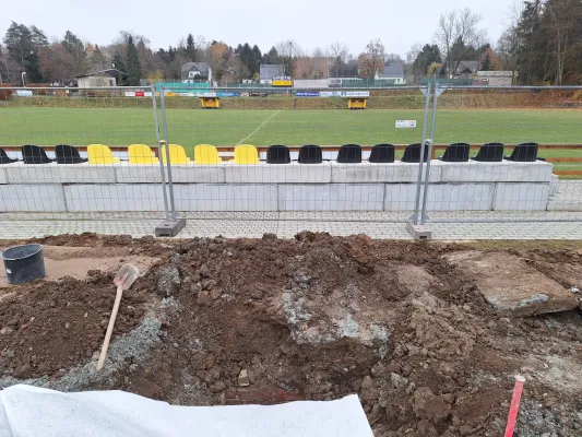 Bauphase Kunstrasen - Teil 1 (St. Strauß)
