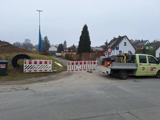 Bauphase Kunstrasen - Teil 1 (St. Strauß)