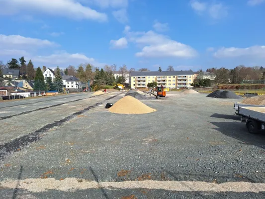 Bauphase Kunstrasen - Teil 1 (St. Strauß)