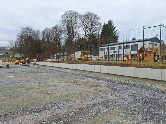 Bauphase Kunstrasen - Teil 1 (St. Strauß)