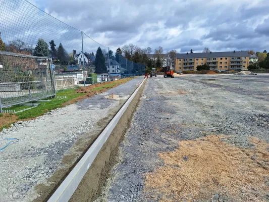 Bauphase Kunstrasen - Teil 1 (St. Strauß)