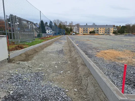 Bauphase Kunstrasen - Teil 1 (St. Strauß)