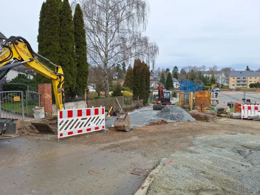 Bauphase Kunstrasen - Teil 1 (St. Strauß)