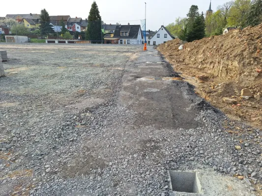 Bauphase Kunstrasen - Teil 1 (St. Strauß)