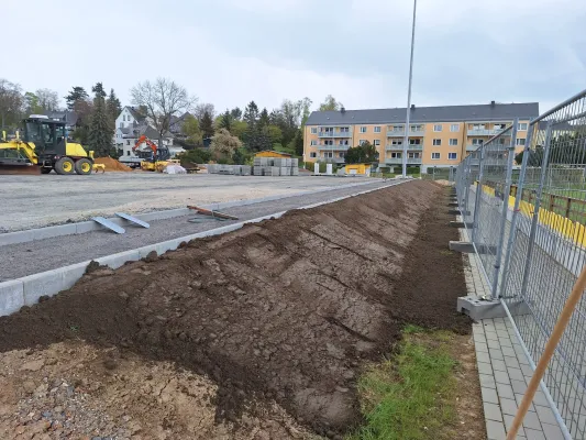 Bauphase Kunstrasen - Teil 1 (St. Strauß)