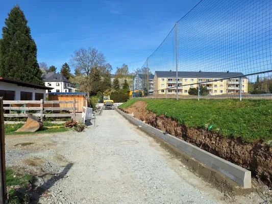 Bauphase Kunstrasen - Teil 2 (St. Strauß)