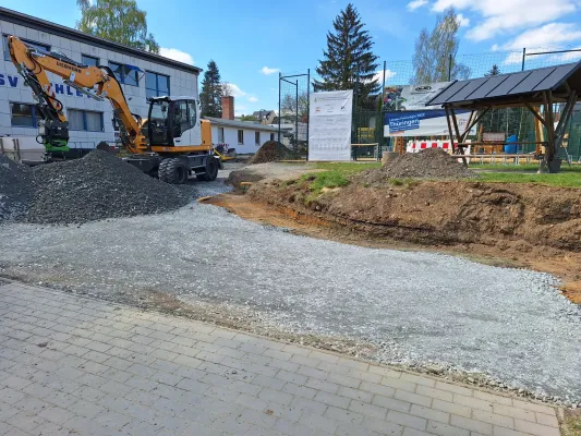 Bauphase Kunstrasen - Teil 2 (St. Strauß)