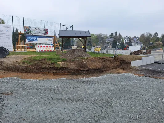 Bauphase Kunstrasen - Teil 2 (St. Strauß)