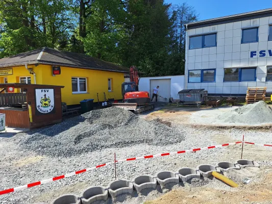 Bauphase Kunstrasen - Teil 2 (St. Strauß)