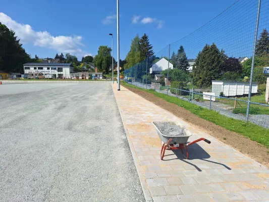 Bauphase Kunstrasen - Teil 2 (St. Strauß)